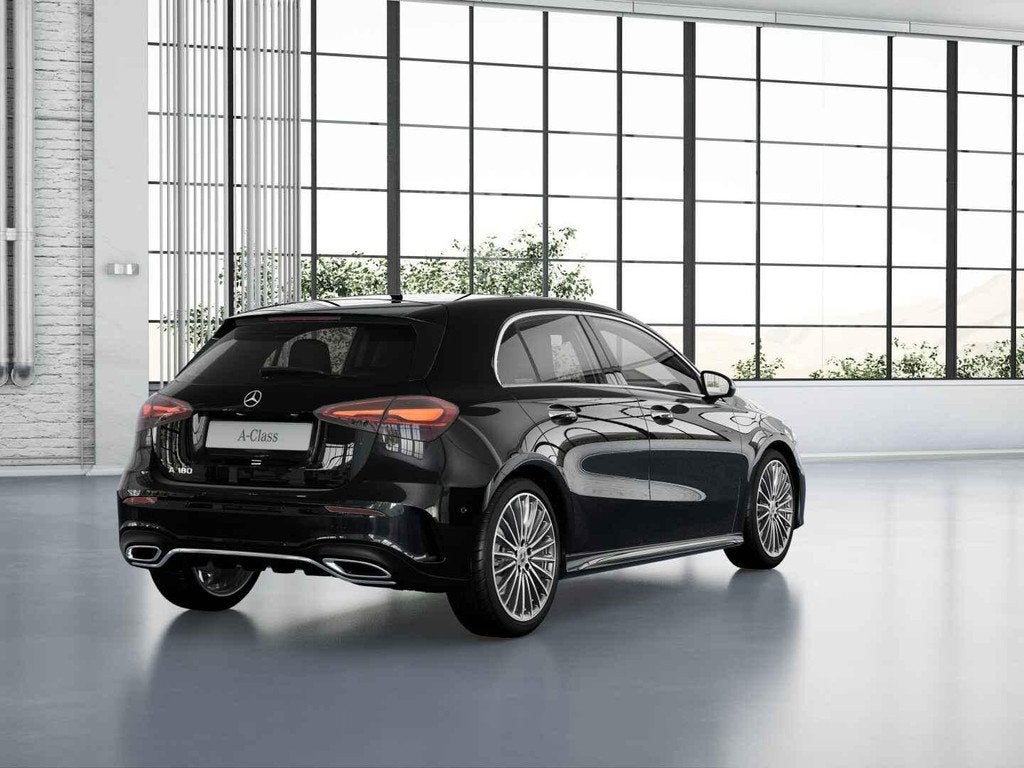 Mercedes-Benz A-Klasse Hatchback 180 Business Solution AMG, 136 pk, 4 cilinders, Zwart, Bedrijf