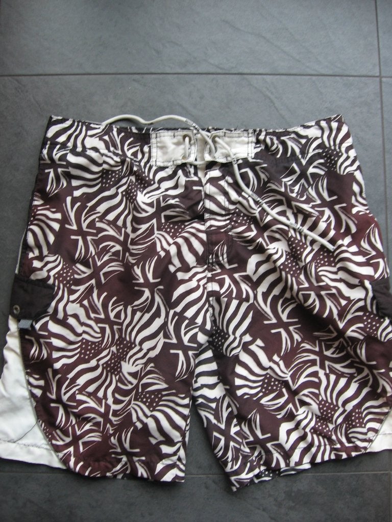 Leuke shorts ook als zwembroek te dragen € 2,50 p. st., Ophalen of Verzenden, Gedragen, Maat 46 (S) of kleiner, Algemeen