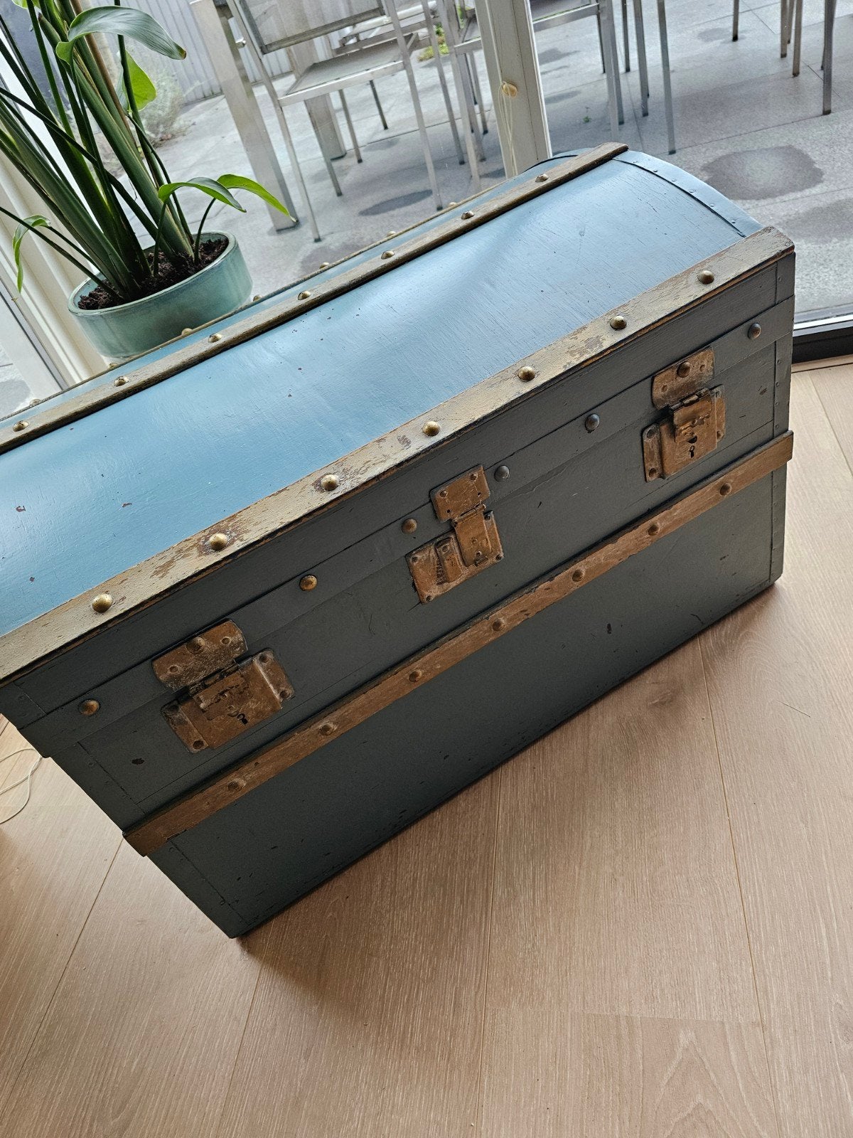 antieke dekenkist, lichtblauw geschilderd, Huis en Inrichting, Ophalen, 50 – 75, Minder dan 50 cm, Gebruikt