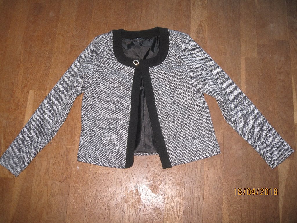 Angelle Milan zwart wit jasje maat L, Kleding | Dames, Jasjes, Kostuums en Pakken, Angelle Milan, Zwart, Maat 42/44 (L), Ophalen of Verzenden