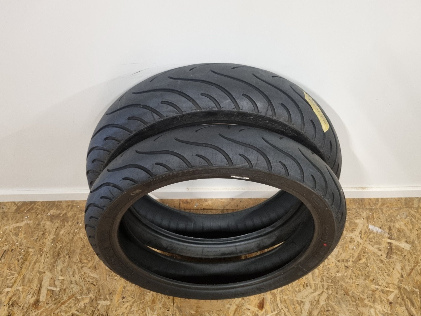 Michelin Pilot Street 100-80-17 & 140-70-17, Ophalen of Verzenden, Gebruikt