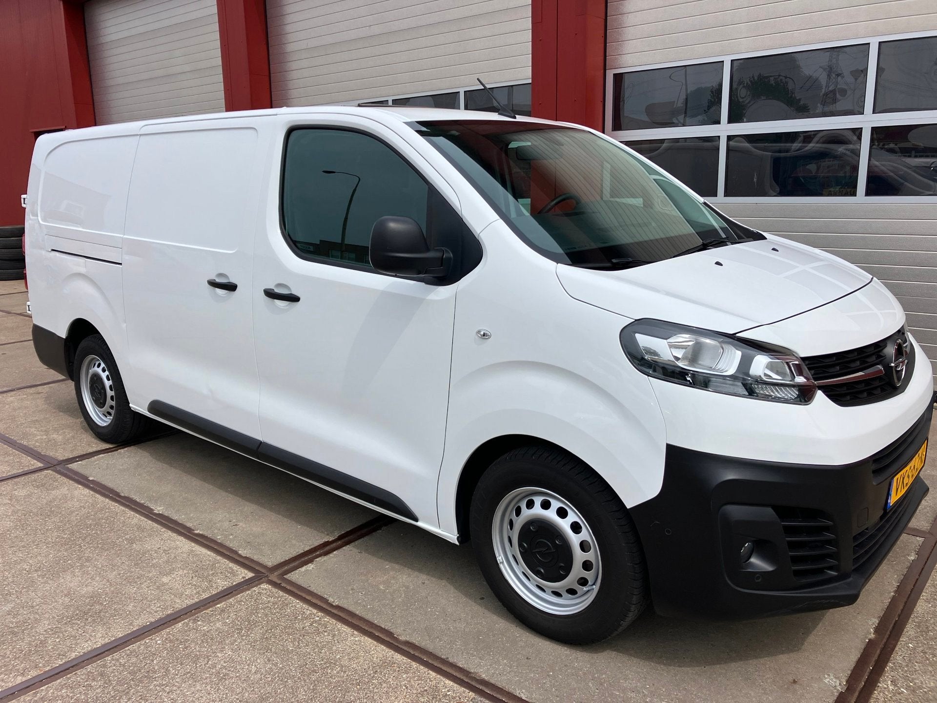 Opel Vivaro 2.0 CDTI L3H1 Edition Koelwagen, Gebruikt, Euro 6, 4 cilinders, Origineel Nederlands