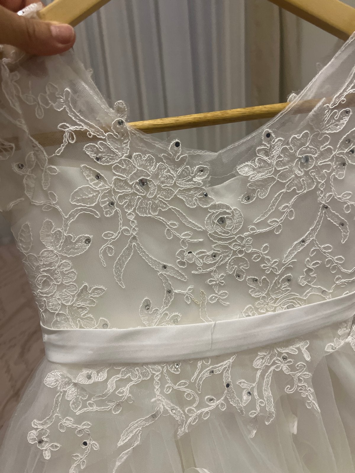 Elegante Witte Bruidsmeisjesjurk met Kant en Tule 128, Ophalen of Verzenden, Zo goed als nieuw, Wit, Bruidsmeisjeskleding