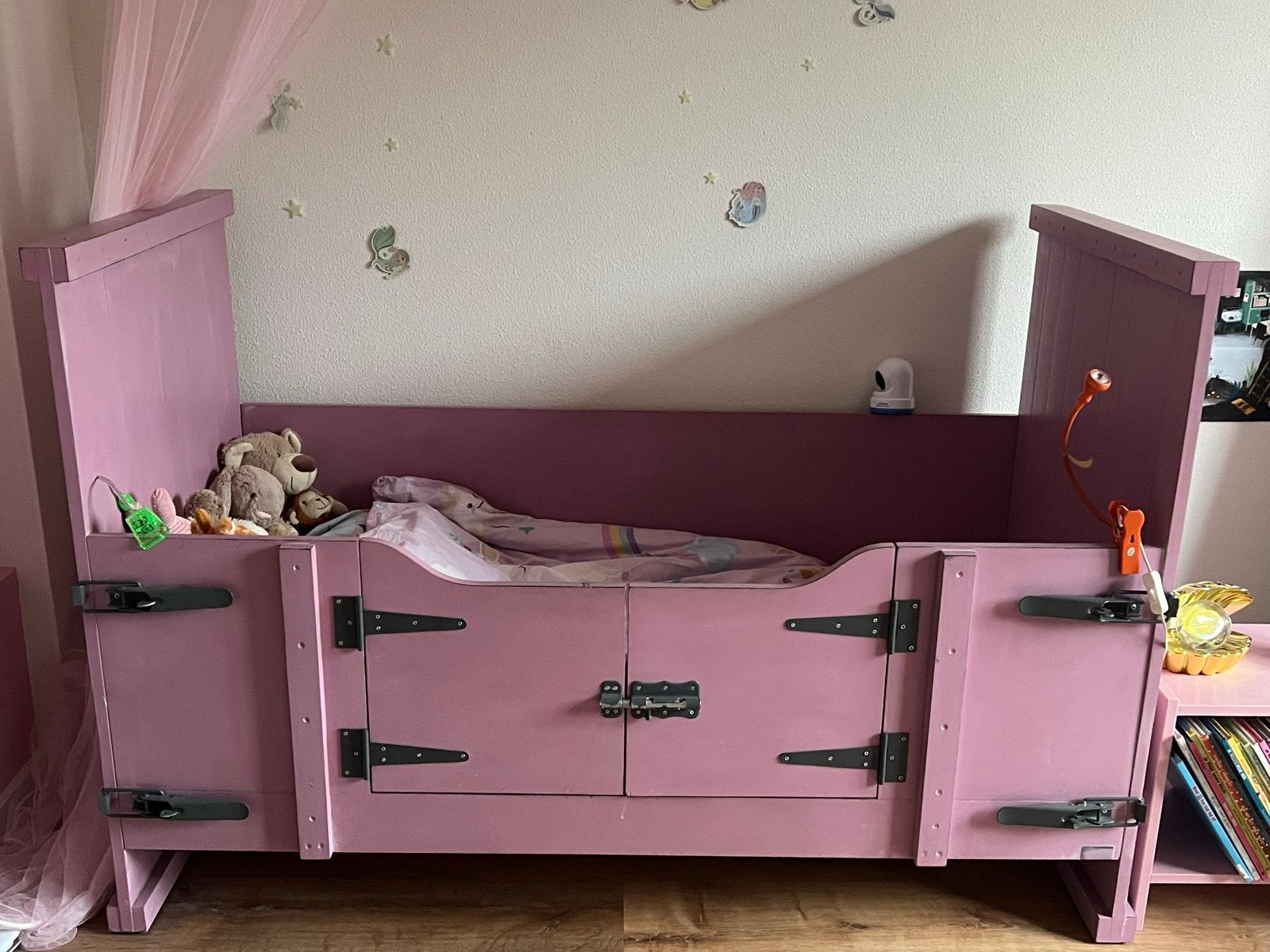 Happy baby peuterbed Holland Kiske - Roze MOET SNEL WEG 40,-, Ophalen, Gebruikt, 140 tot 160 cm, 70 tot 85 cm