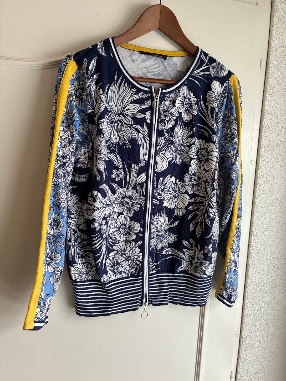Betty Barclay vest met bloemenprint en gele strepen, Ophalen of Verzenden, Zo goed als nieuw, Maat 38/40 (M), Blauw
