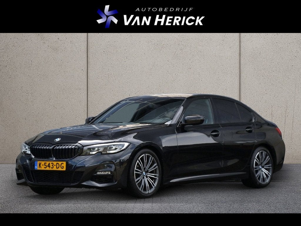 BMW 3-serie 318i M-Sport Automaat | Shadow Line | Achteruitr, Automaat, 1998 cc, Achterwielaandrijving, Gebruikt