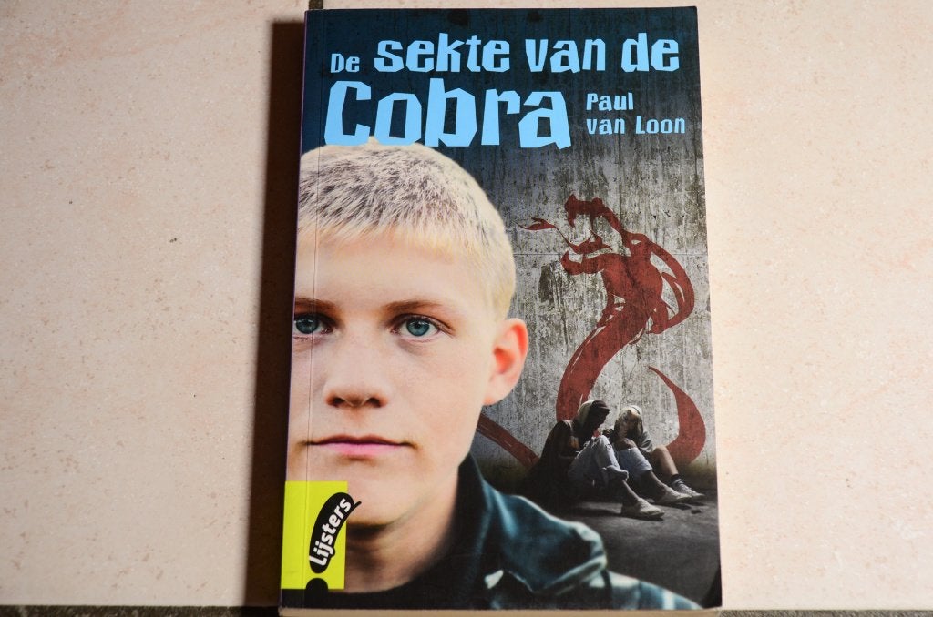 Vroege Lijsters De sekte van de Cobra / Paul van Loon       , Ophalen of Verzenden, Zo goed als nieuw, Fictie
