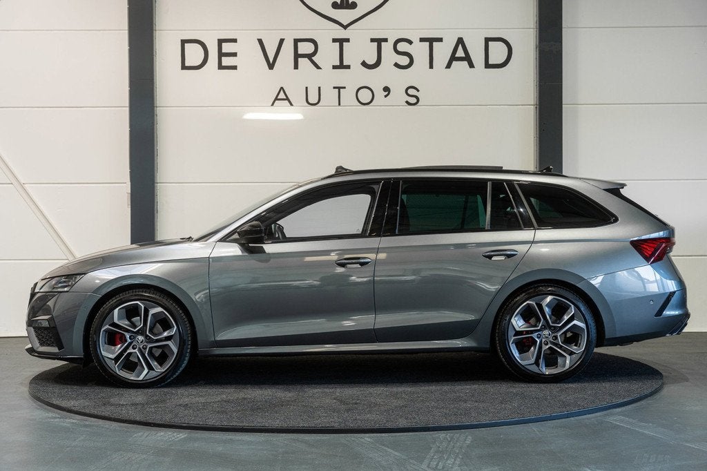 Skoda Octavia Combi 2.0 TDI VRS NIEUWSTAAT VOL!, Auto's, Skoda, Automaat, Gebruikt, Overige carrosserieën, Alcantara