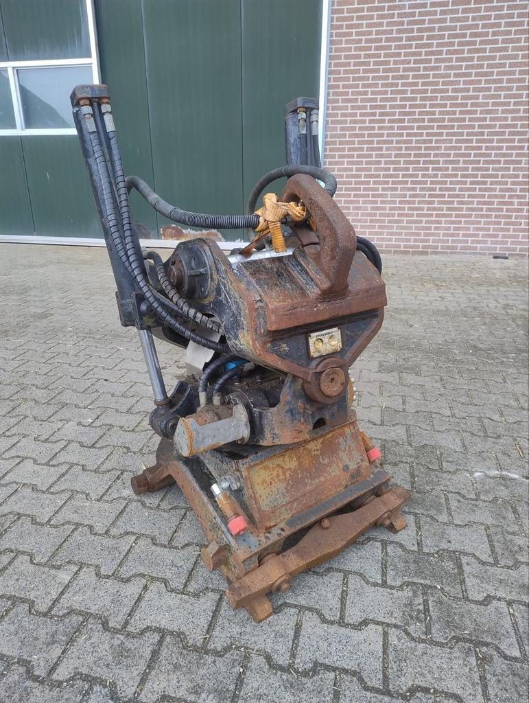 2 x Steelwrist k18 draaikantelstuk cw 30  pendikte 65mm, Ophalen