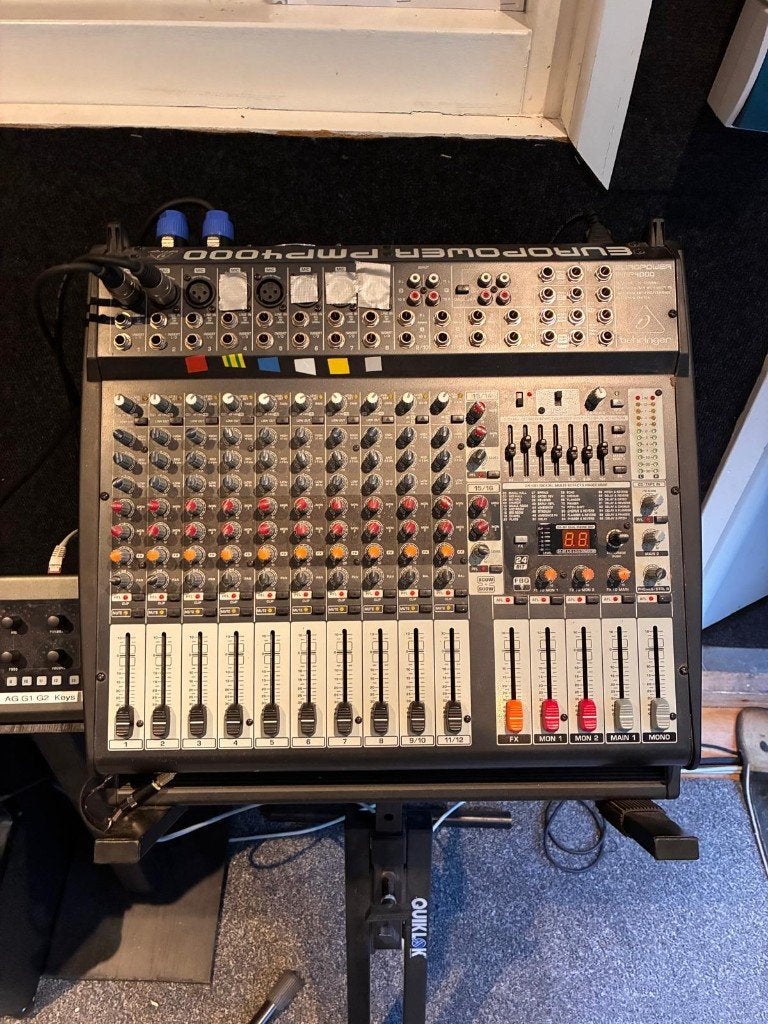 Behringer EUROPOWER PMP4000 16-kanaals powermixer – 2x800W, Muziek en Instrumenten, Ophalen of Verzenden, Gebruikt, 10 tot 20 kanalen