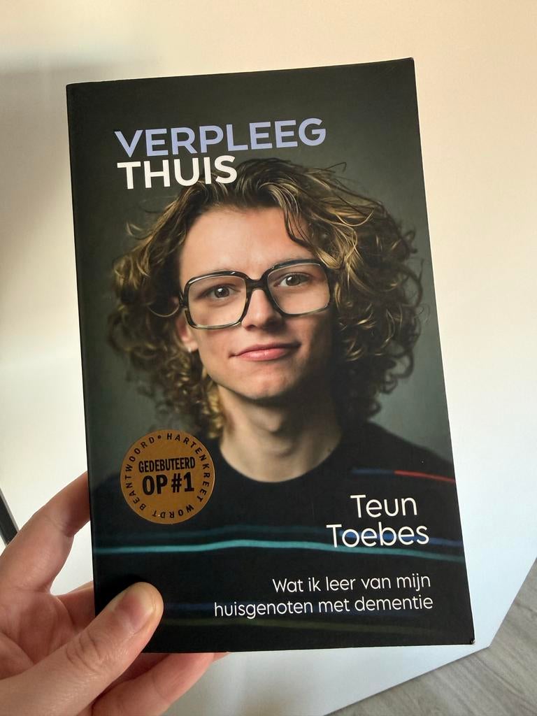 Teun Toebes VerpleegThuis: Wat ik leer van mijn huisgenoten, Boeken, Ophalen of Verzenden, Zo goed als nieuw, Nederland