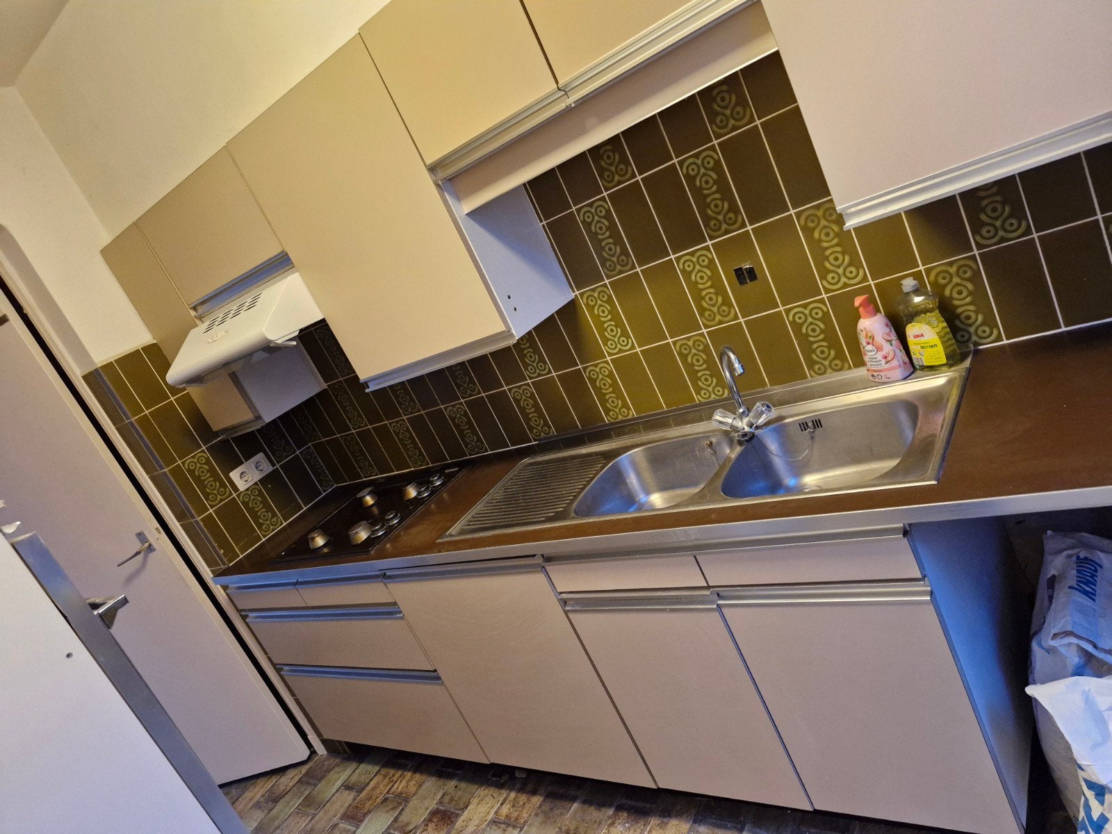 2e hands beige keuken, Huis en Inrichting, Keuken | Complete keukens, Ophalen of Verzenden, Gebruikt, Graniet of Steen