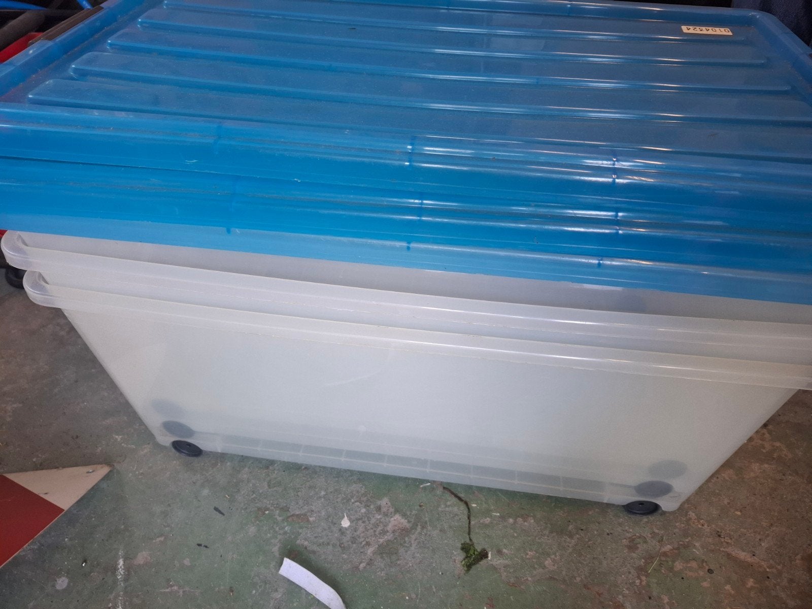 3x 70 literbakken met deksel en wieltjes, Ophalen, Gebruikt