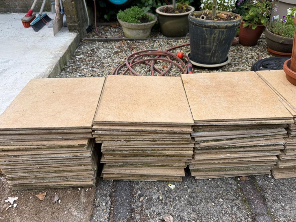 Gratis af te halen: +/- 160 tegels 30x30cm, Ophalen, Gebruikt, 20 tot 40 cm, 10 m² of meer