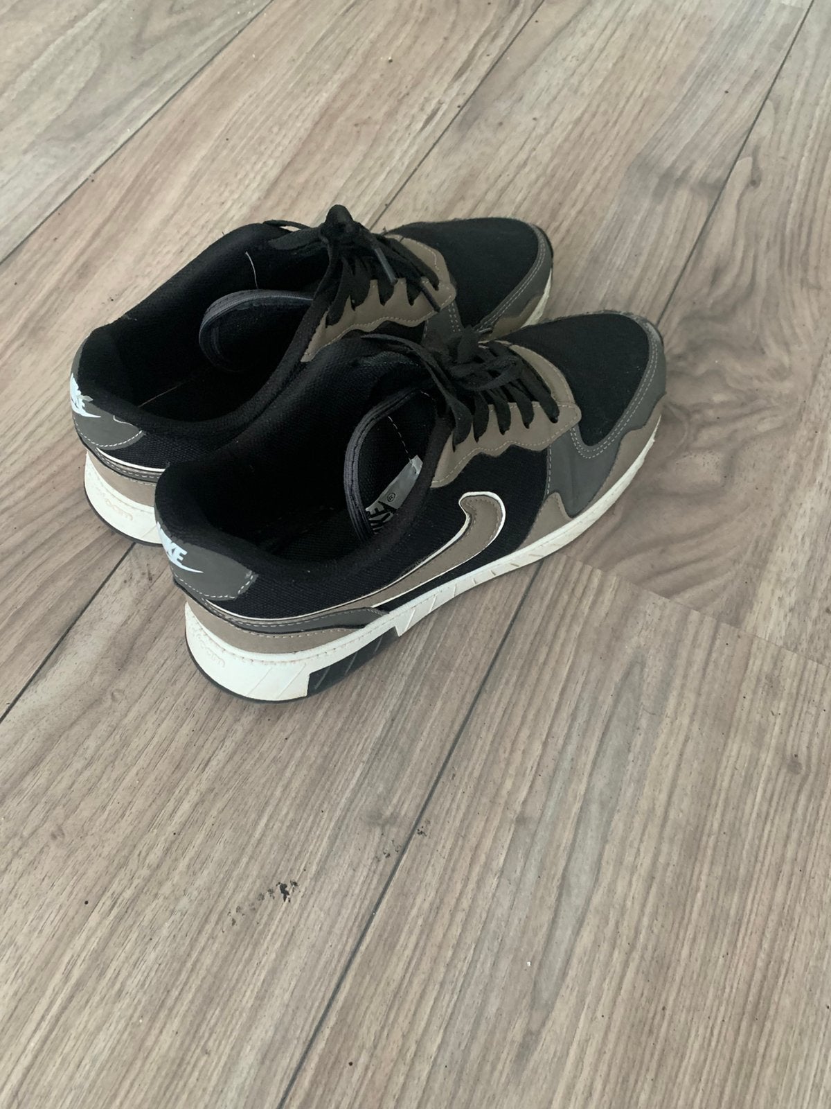 Zeer Prachtige Bruin Wit Nike Schoenen Maat 43, Ophalen of Verzenden, Zo goed als nieuw, Jongetje of Meisje, Schoentjes