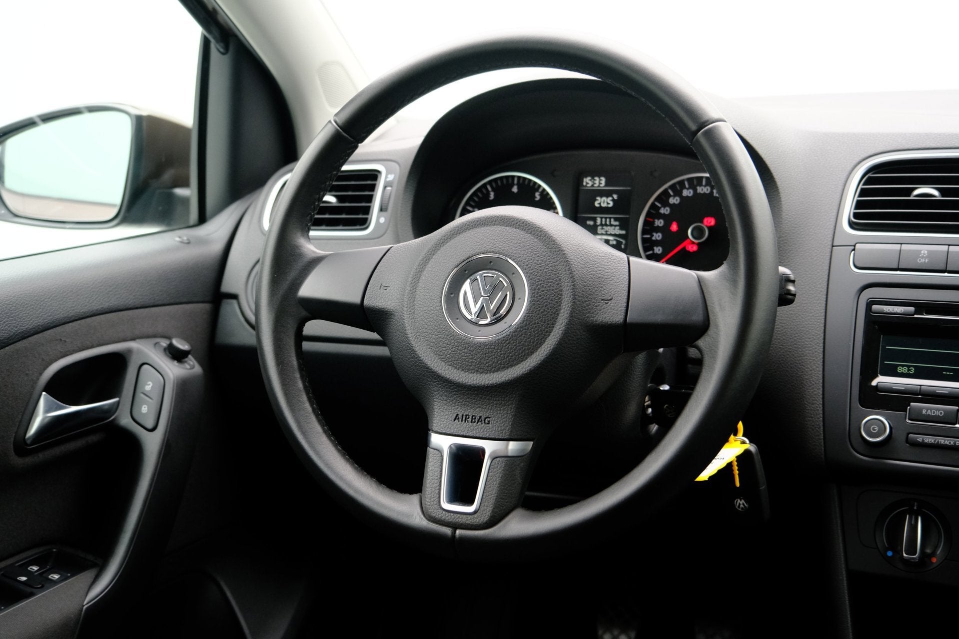 Foto 7 van Volkswagen Polo 1.2 TSI Comfortline 5-drs *63.000km!* Airco|