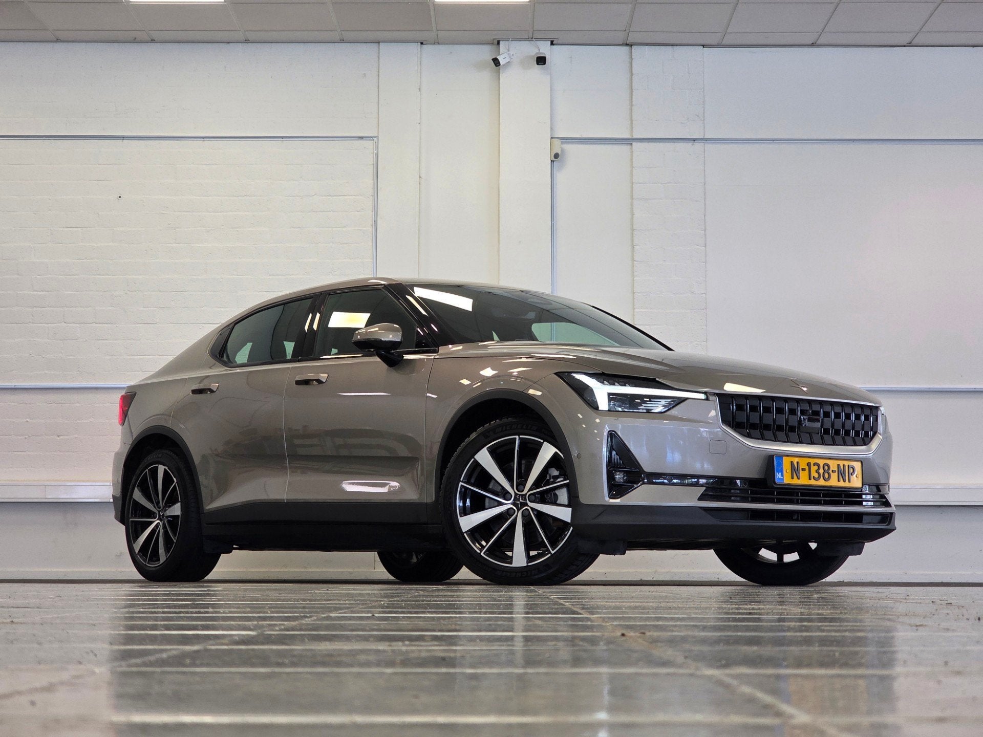 Polestar 2 Single Motor 63kWh SOH 89,7% Trekhaak 360Camera L, Auto's, Polestar, Polestar 2, Stof, Zwart, 63 kWh