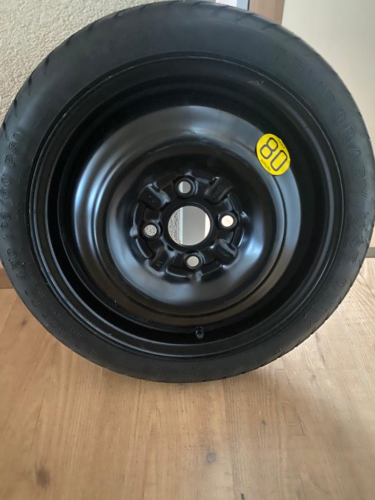 Toyota yaris thuis komer 14 inch ,2010 /2015, Auto-onderdelen, Banden en Velgen, 15 inch, Velg(en), 175 mm, Ophalen of Verzenden