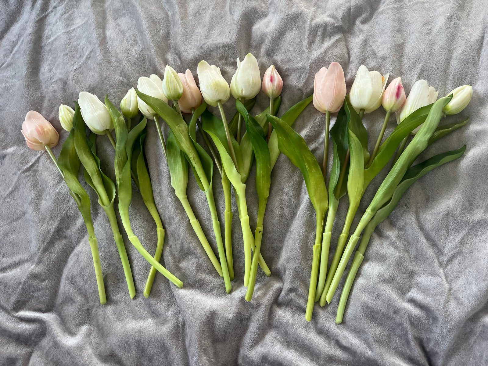 15 Nieuwe kunst tulpen - wit en roze, Ophalen, Binnen, Kunstbloem, Nieuw