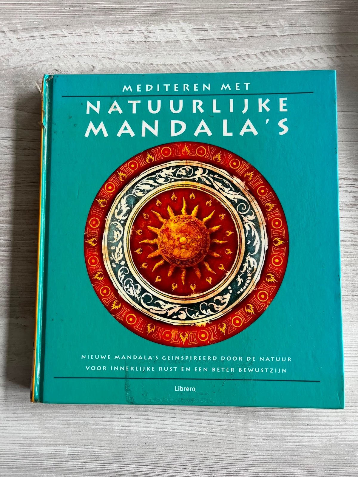 Mediteren met Natuurlijke Mandala's - Lisa Tenzin-Dolma, Ophalen of Verzenden, Zo goed als nieuw, Meditatie of Yoga, Instructieboek