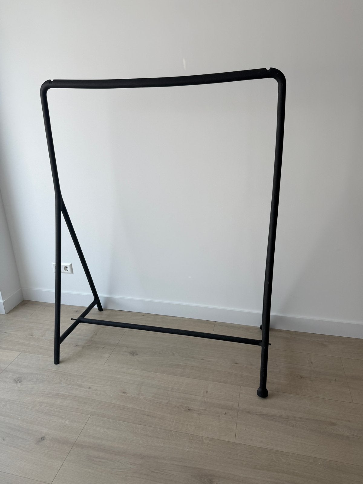 Kledingrek black, Ophalen, Zo goed als nieuw