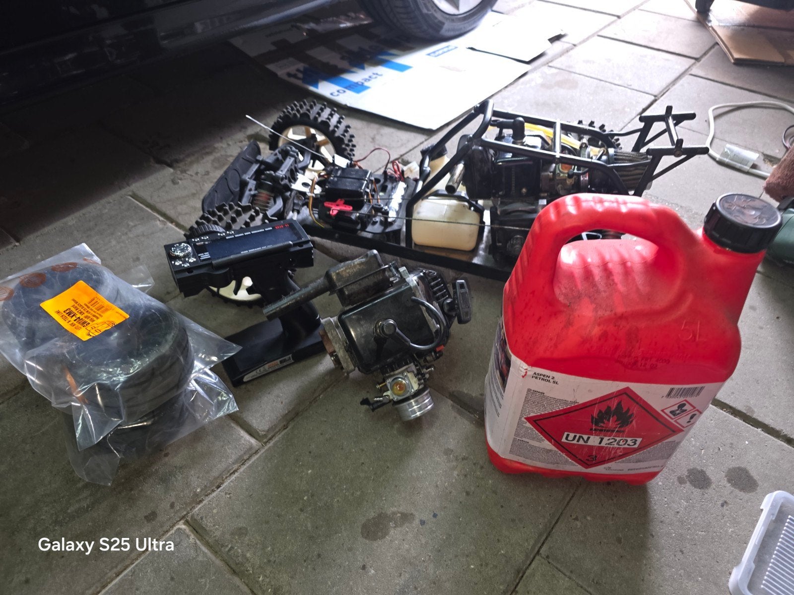 RC Auto Offroad met zenoha 2 takt 23cc Motor en Onderdelen, Gebruikt, Auto offroad, Ophalen of Verzenden, Nitro
