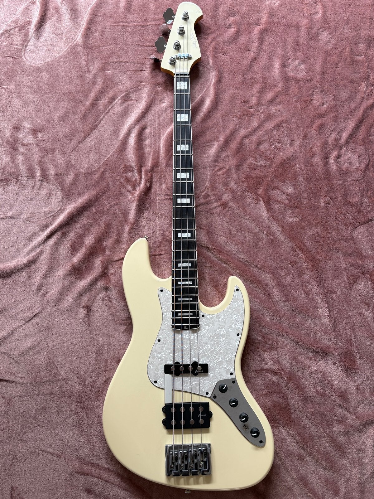 Harley Benton Enhanced MJ-4EB Creme bas gitaar, Ophalen, Zo goed als nieuw