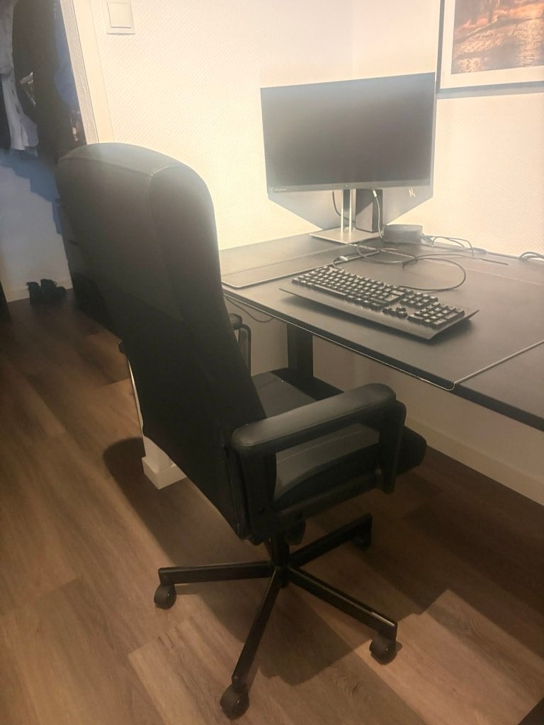 Bureau met evt. bureaustoel, Ophalen, Hout, Zo goed als nieuw, Klassiek