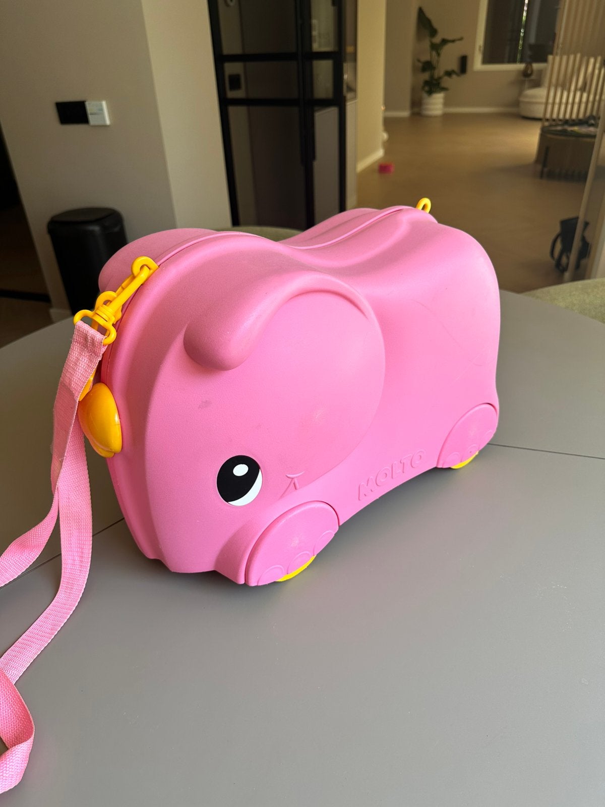 Molto kinderkoffer, Ophalen, Gebruikt