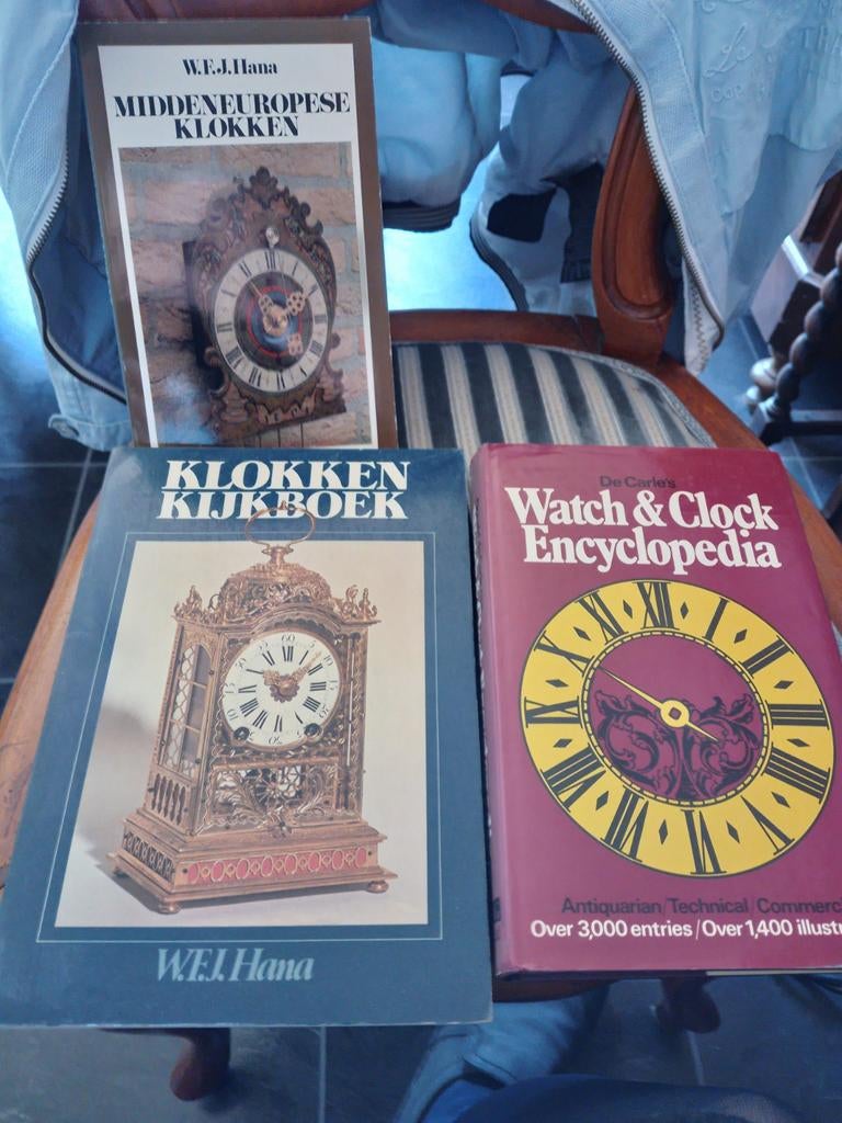 Klokkenboek w.j.f.j. Hana kijkbiek watch&clock De Carle's, Ophalen of Verzenden