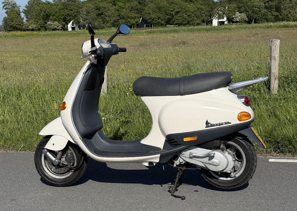 Vespa ET2 50cc uit 1997 Barnfind / tijdcapsule | 3.700 km |, Fietsen en Brommers, Ophalen, Overige modellen, Maximaal 45 km/u