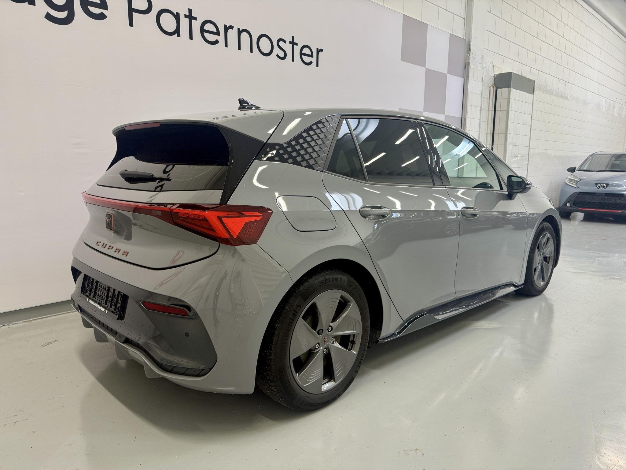 CUPRA Born Essential 62 kWh SOH 96% Carplay / Stoel & Stoel, Auto's, Automaat, 12 maanden, Gebruikt, Zwart