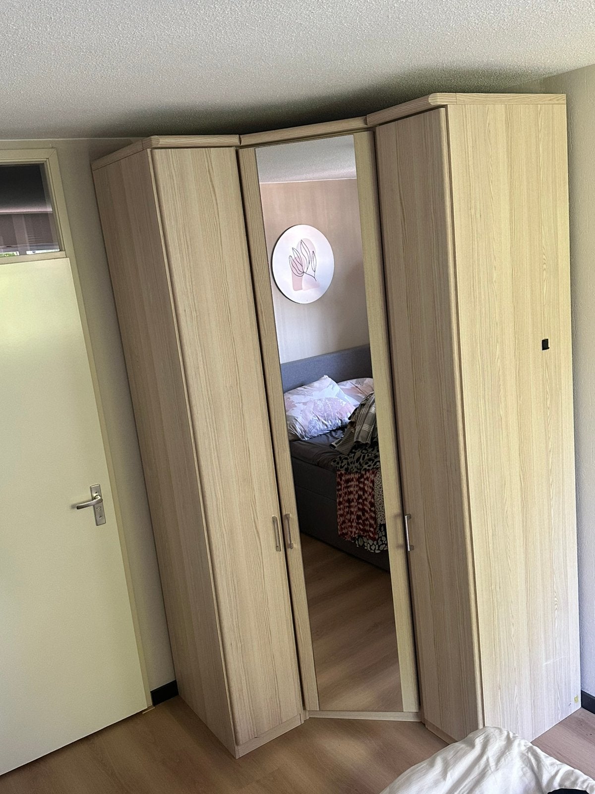 Gratis hoekkast met spiegel, Ophalen, Gebruikt, 100 tot 150 cm, 200 cm of meer