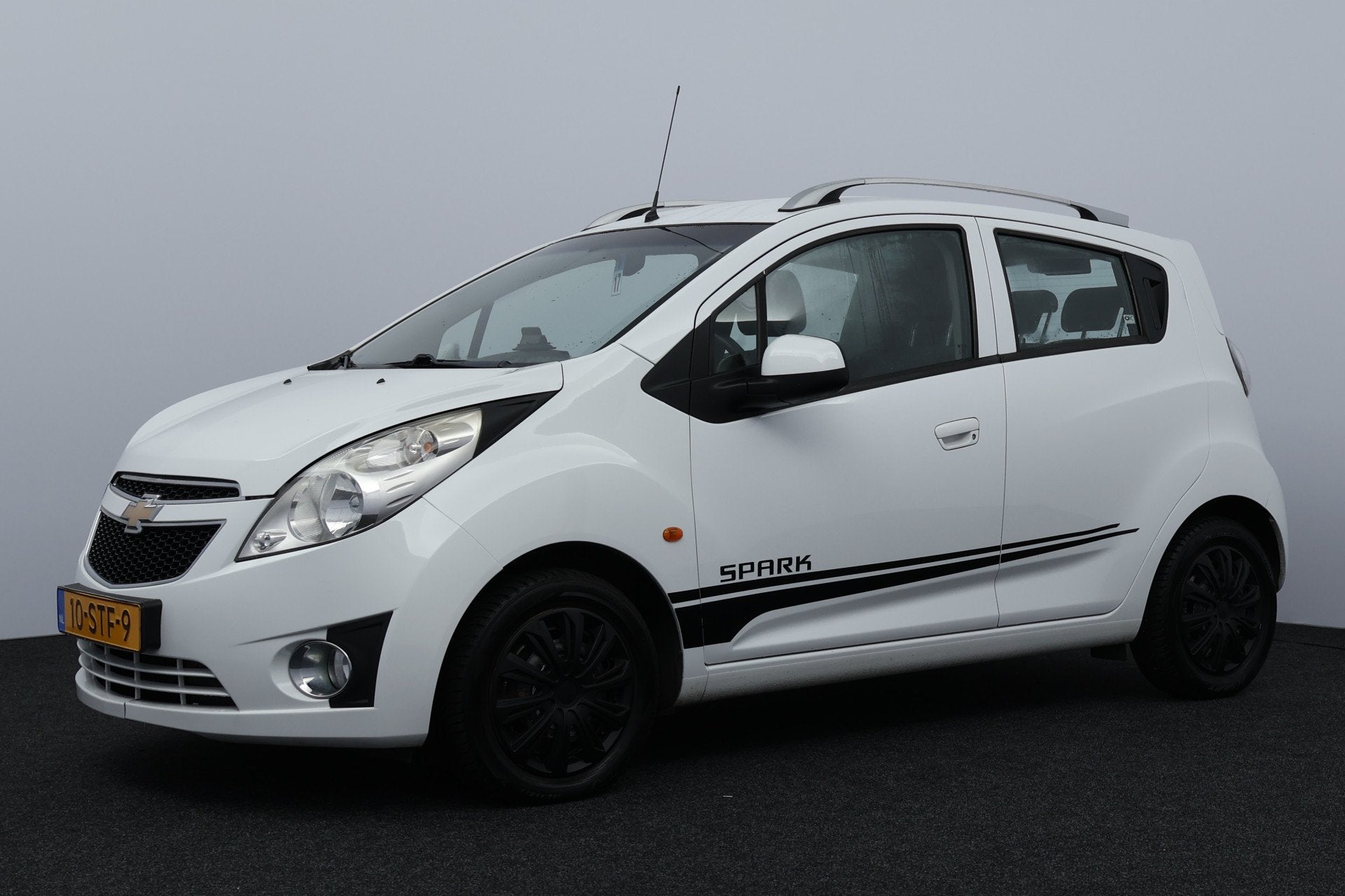 Chevrolet Spark 1.0 16V LS Bi-Fuel/ APK 11-2027!/ Airco/ C.V, Auto's, Voorwielaandrijving, Euro 5, Stof, Zwart