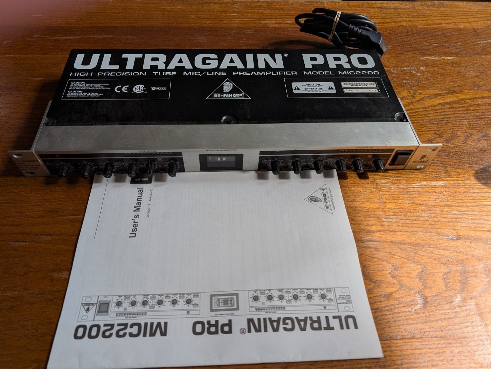 Behringer ULTRAGAIN PRO MIC2200 Voorversterker, Ophalen of Verzenden, Gebruikt
