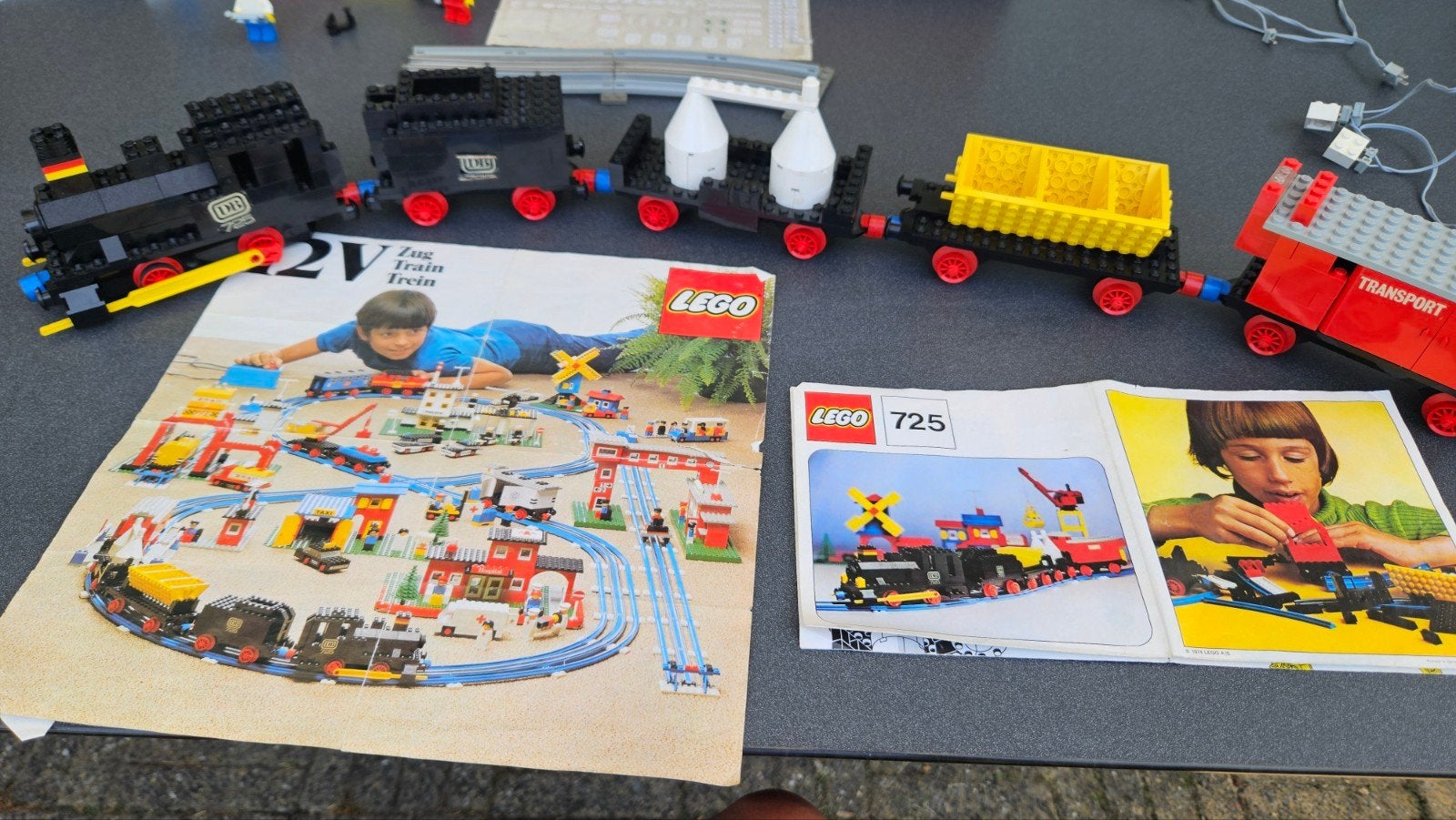 Lego 725 12V Trein met wagons en instructies, Ophalen of Verzenden