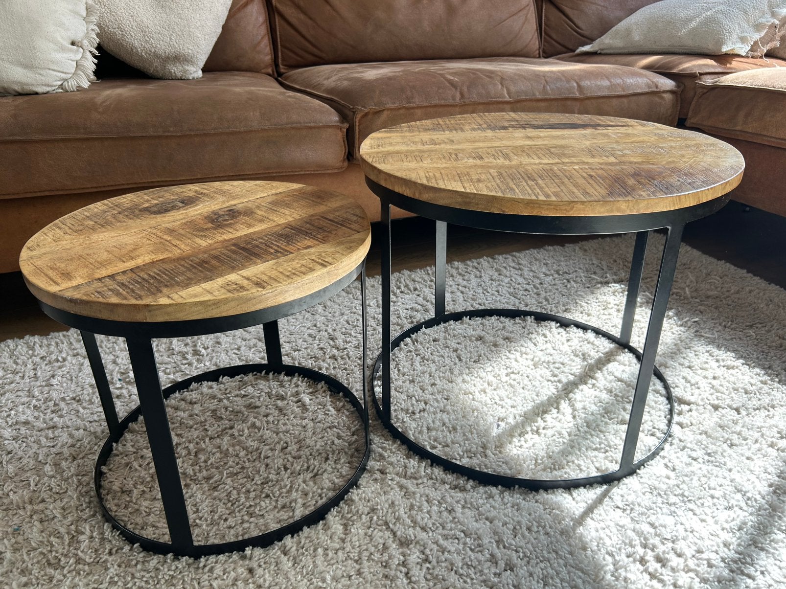 Houten ronde bijzettafels met zwarte frame, Ophalen, Zo goed als nieuw, Rond, 50 tot 100 cm