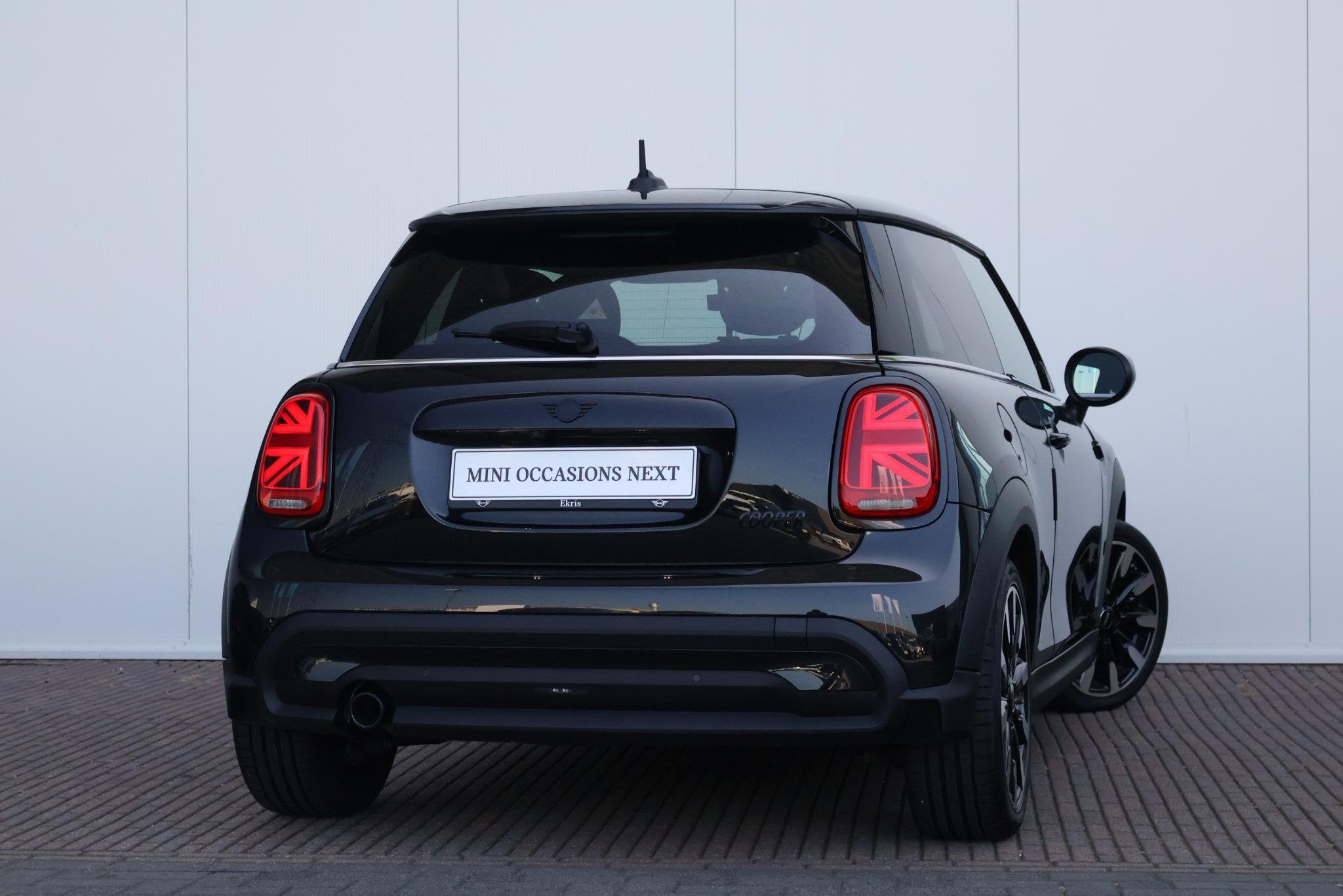 MINI 3-Deurs 1.5 Cooper Camden Edition | Leder | Stoelverwar, Auto's, Mini, 136 pk, Gebruikt, Met garantie (alle), 4 stoelen