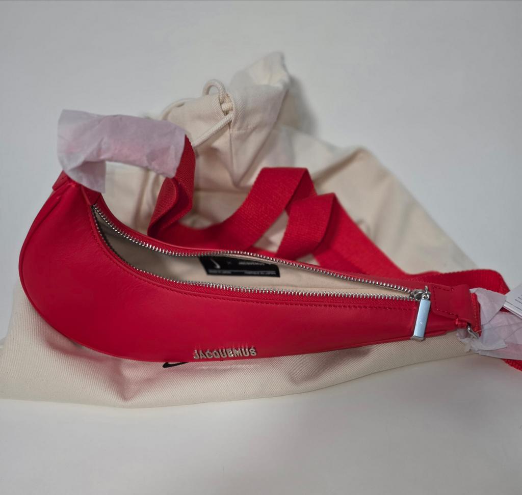 Nike x Jacquemus tas rood - Nieuw en origineel, Ophalen of Verzenden, Nieuw, Rood, Schoudertasje