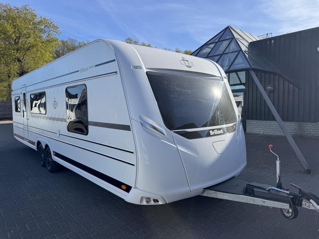 Lord Brillant 700 2024 | Vrijst. Queensbed | Airco, 7 tot 8 meter, Bedrijf, Treinzit, Overige typen