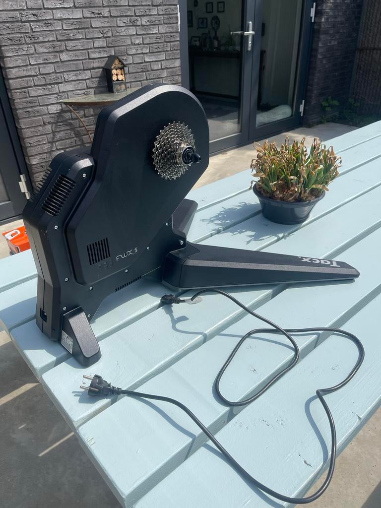 Tacx Flux S Smart Trainer - Zo goed als nieuw, Fietsen en Brommers, Fietsen | Racefietsen, Ophalen of Verzenden, Zo goed als nieuw