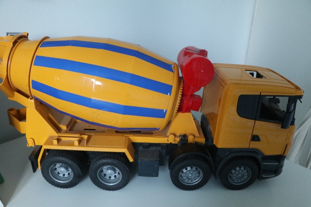 Bruder cementwagen, Ophalen