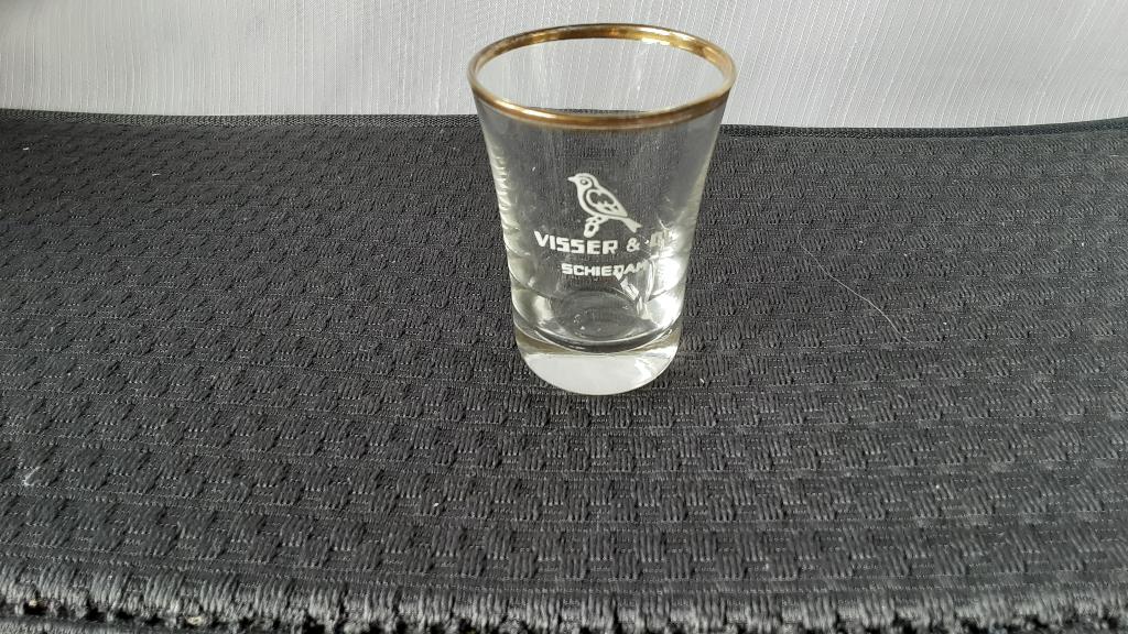 VISSER & CO glaasje, Ophalen of Verzenden, Zo goed als nieuw, Borrel- of Shotglas