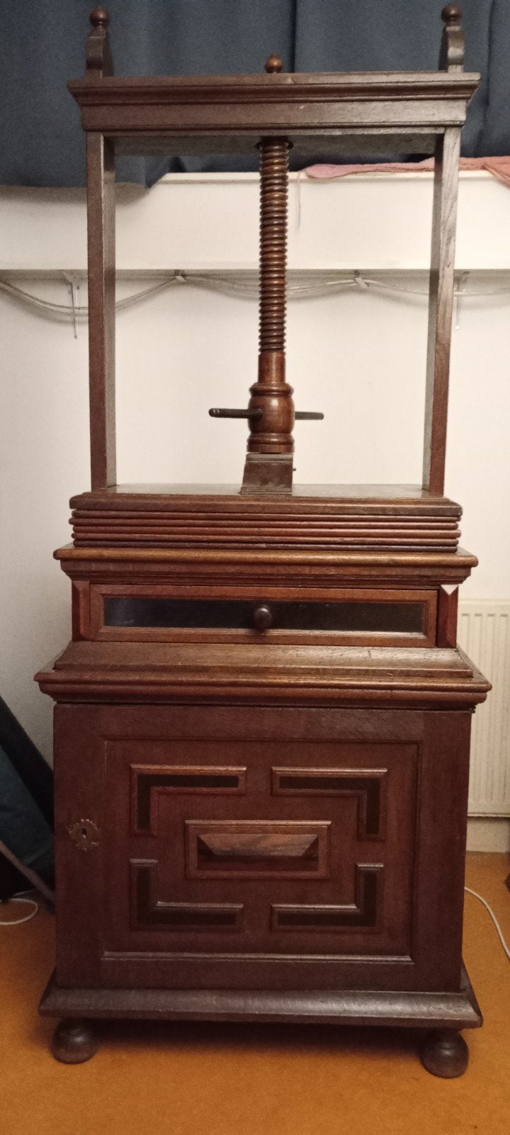 Antieke houten pers met kastje - Uniek decoratiestuk, Ophalen of Verzenden
