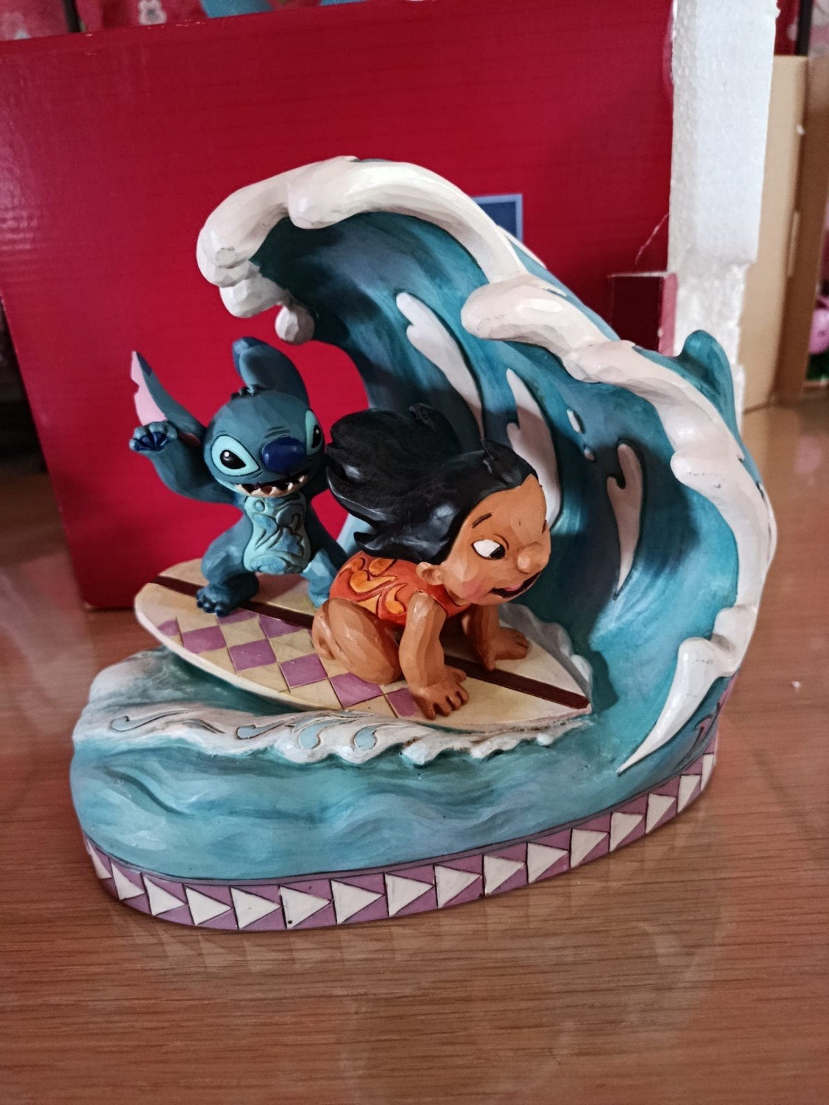 Disney Lilo & Stitch Beeldje - Catch the wave, Ophalen, Overige figuren, Zo goed als nieuw, Beeldje of Figuurtje