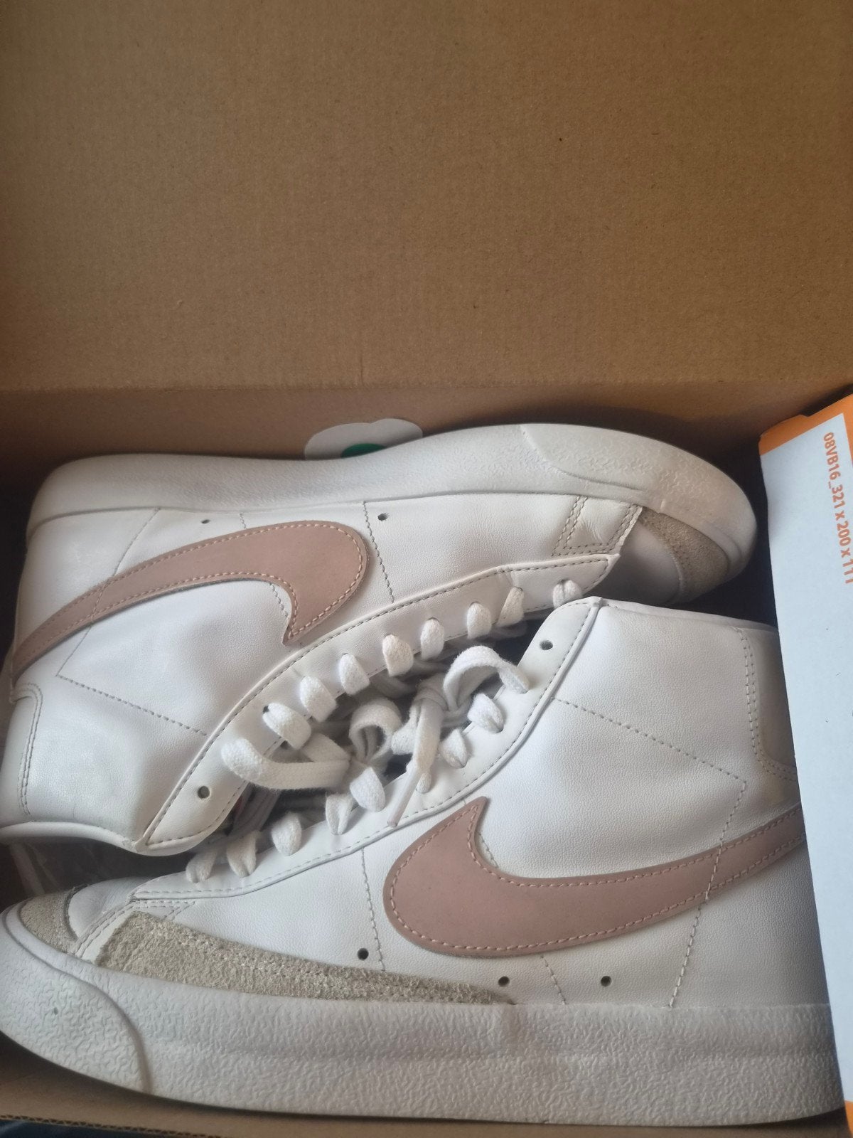 Nike Blazer Mid '77 Dames Sneakers - Wit/Roze, Kleding | Dames, Ophalen of Verzenden