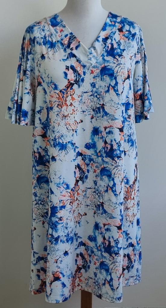 Thombiq witte jurk met blauw/oranje print mt. 48/50, Thombiq, Wit, Maat 46/48 (XL) of groter, Ophalen of Verzenden