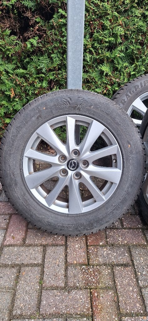 Mazda 17 inch winterbanden met lichtmetalen velgen, Auto-onderdelen, Ophalen, Gebruikt, Banden en Velgen, 17 inch