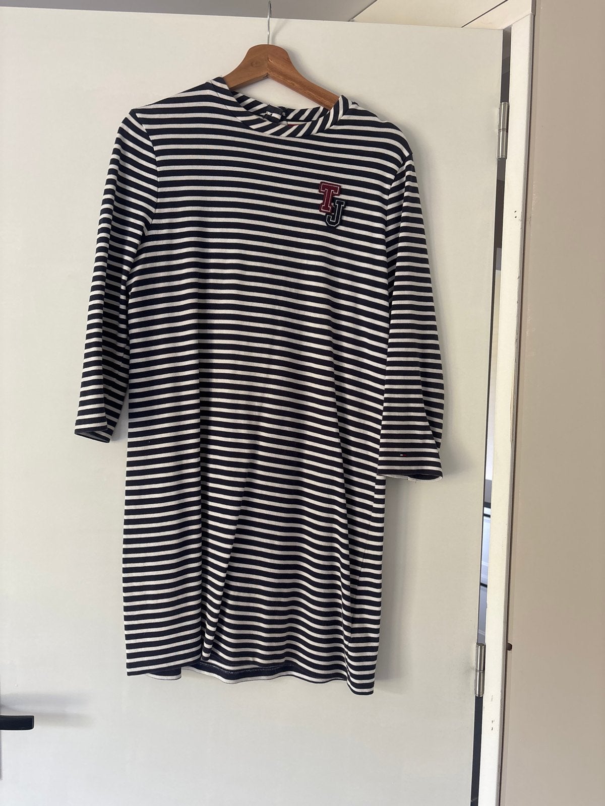 Tommy Jeans gestreepte jurk maat L, Kleding | Dames, Jurken, Blauw, Maat 42/44 (L), Ophalen of Verzenden, Zo goed als nieuw