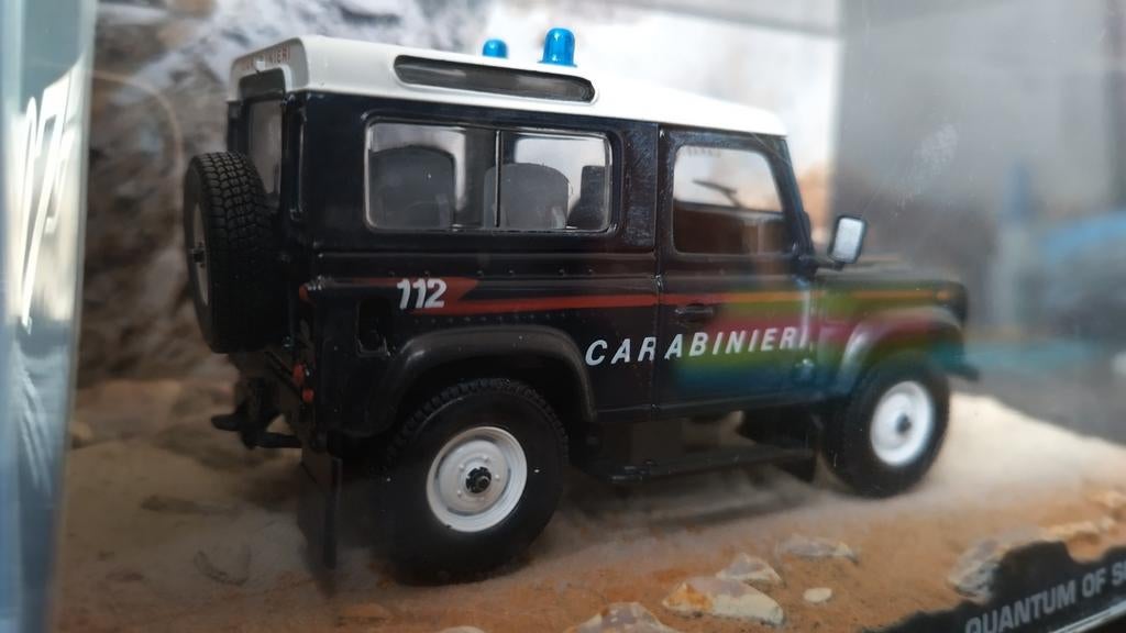 Land Rover Defender Carabinieri 1:43 007 James Bond Pol, Overige merken, Auto, Verzenden, Nieuw
